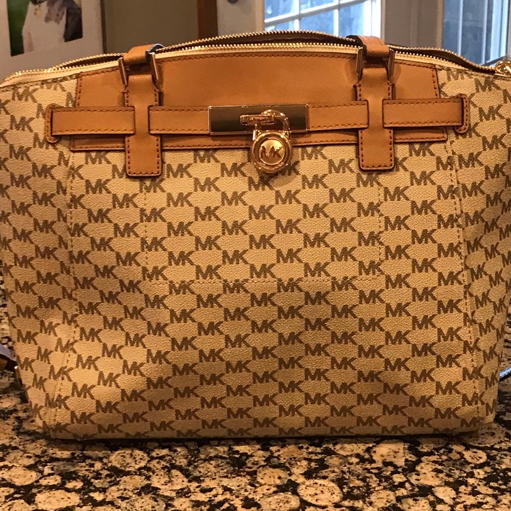 Michael kors tote or purse